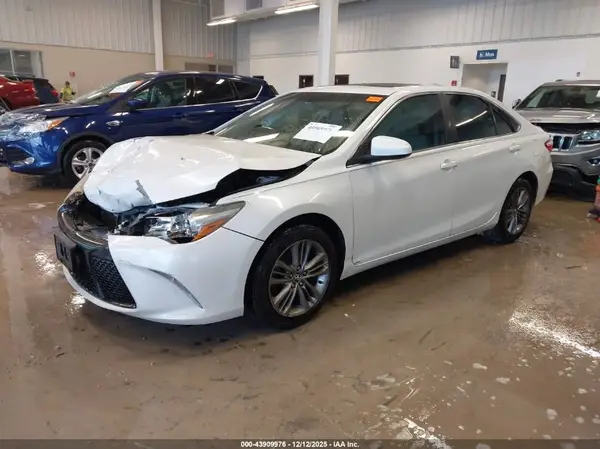 4T1BF1FK6HU311129 2017 TOYOTA CAMRY - Image 2