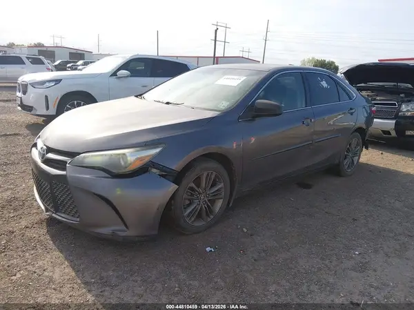 4T1BF1FK6HU313432 2017 TOYOTA CAMRY - Image 2