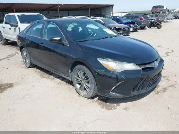 4T1BF1FK6HU315925 2017 TOYOTA CAMRY - Image 1