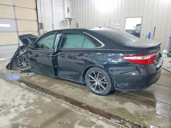 4T1BF1FK6HU318520 2017 TOYOTA CAMRY - Image 2