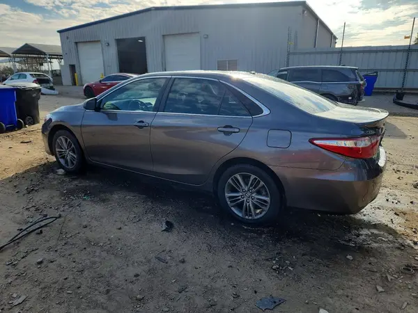 4T1BF1FK6HU324768 2017 TOYOTA CAMRY - Image 2