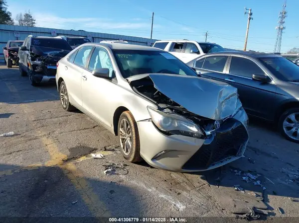 4T1BF1FK6HU324835 2017 TOYOTA CAMRY - Image 1