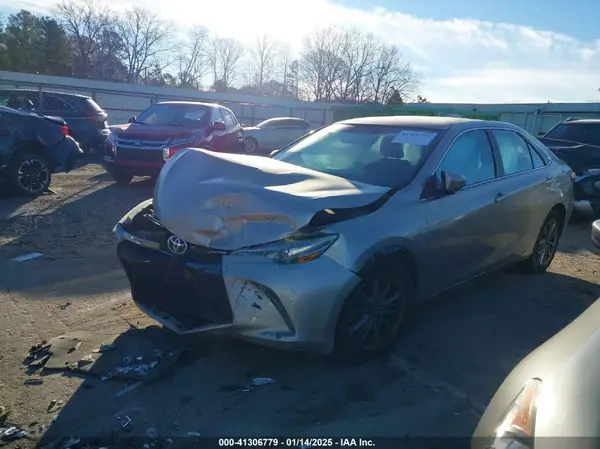 4T1BF1FK6HU324835 2017 TOYOTA CAMRY - Image 2