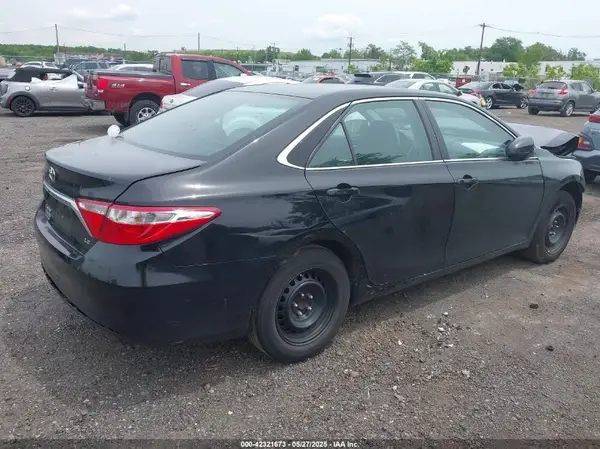 4T1BF1FK6HU326701 2017 TOYOTA CAMRY - Image 2