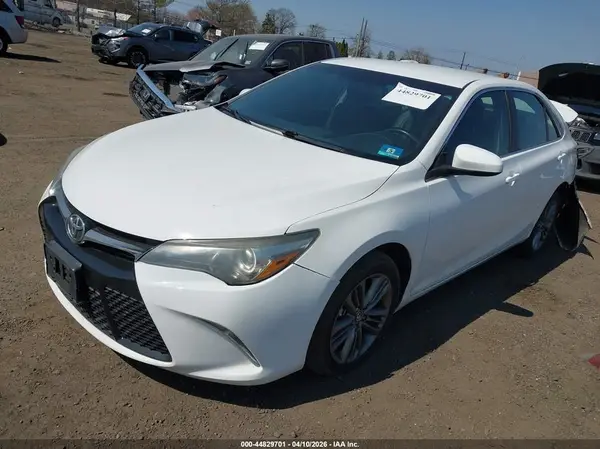 4T1BF1FK6HU330702 2017 TOYOTA CAMRY - Image 2