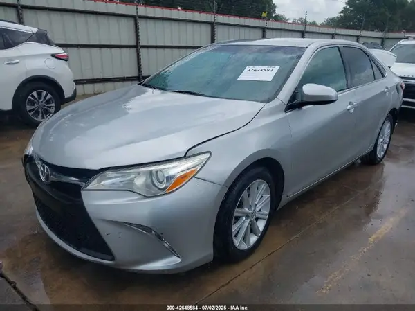 4T1BF1FK6HU331042 2017 TOYOTA CAMRY - Image 2