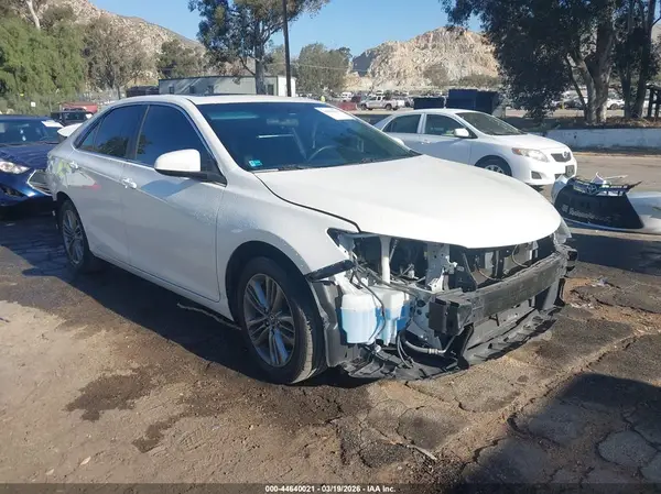 4T1BF1FK6HU332000 2017 TOYOTA CAMRY - Image 1