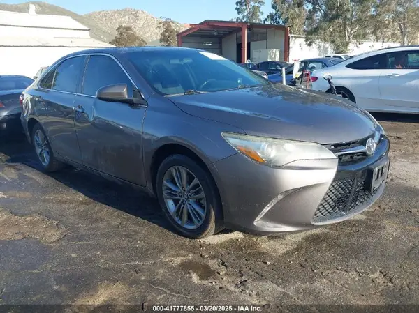 4T1BF1FK6HU333342 2017 TOYOTA CAMRY - Image 1