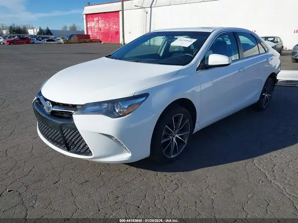 4T1BF1FK6HU335026 2017 TOYOTA CAMRY - Image 2