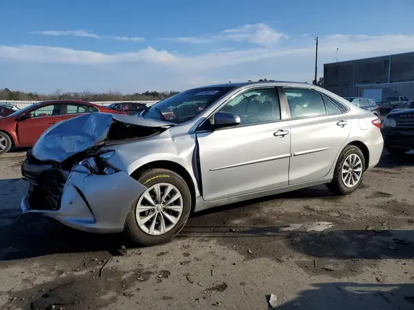 4T1BF1FK6HU335057 2017 TOYOTA CAMRY - Image 1