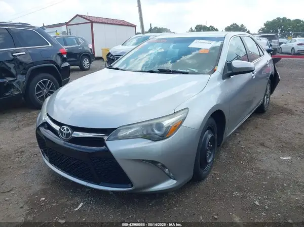 4T1BF1FK6HU338167 2017 TOYOTA CAMRY - Image 2
