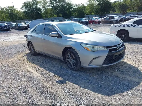 4T1BF1FK6HU338329 2017 TOYOTA CAMRY - Image 1