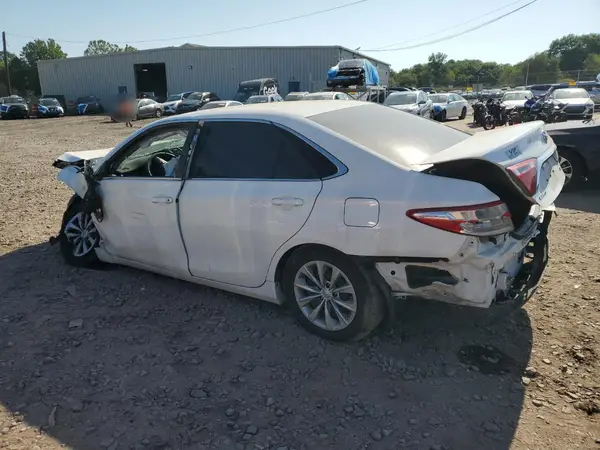4T1BF1FK6HU343319 2017 TOYOTA CAMRY - Image 2