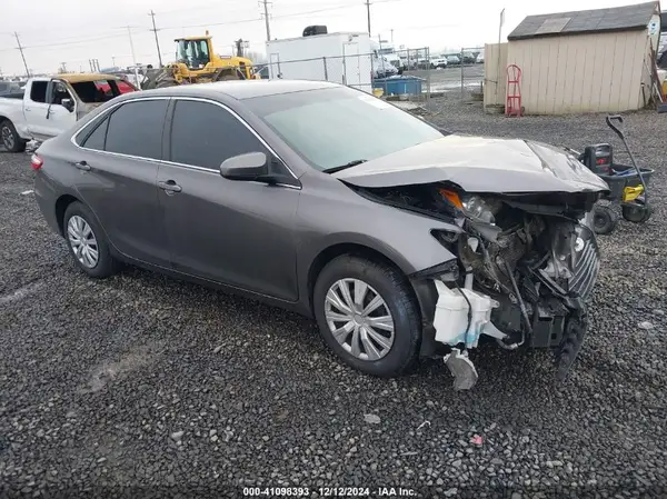 4T1BF1FK6HU343501 2017 TOYOTA CAMRY - Image 1