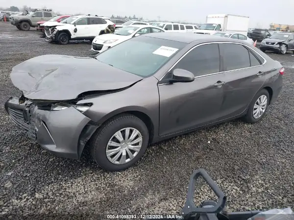 4T1BF1FK6HU343501 2017 TOYOTA CAMRY - Image 2