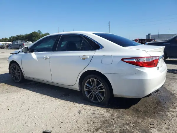 4T1BF1FK6HU344325 2017 TOYOTA CAMRY - Image 2