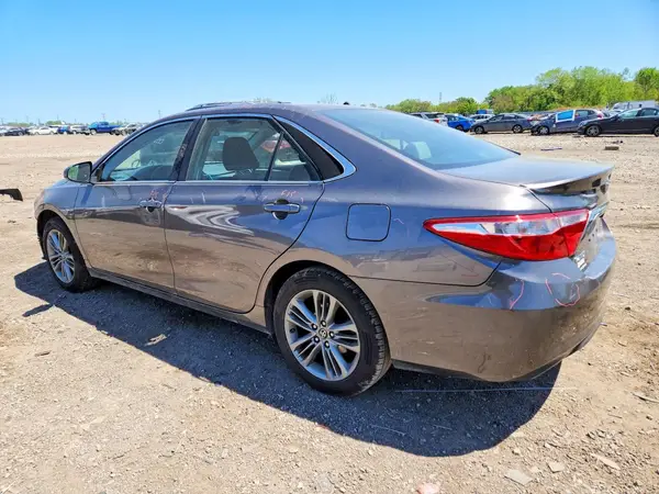 4T1BF1FK6HU347385 2017 TOYOTA CAMRY - Image 2