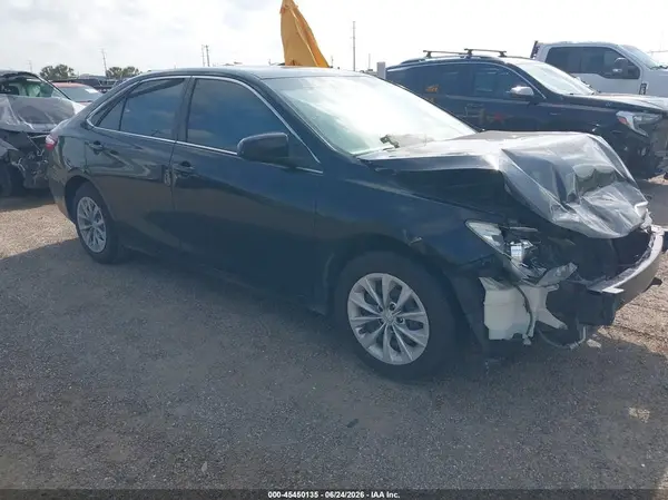 4T1BF1FK6HU347760 2017 TOYOTA CAMRY - Image 1