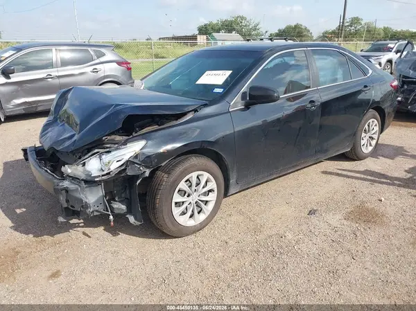 4T1BF1FK6HU347760 2017 TOYOTA CAMRY - Image 2