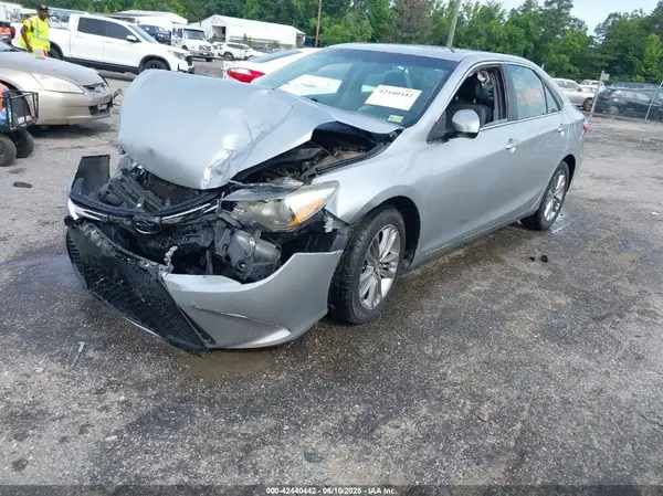 4T1BF1FK6HU351016 2017 TOYOTA CAMRY - Image 2