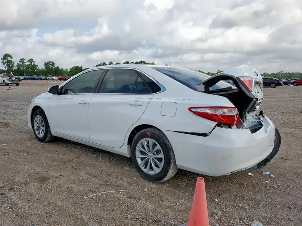 4T1BF1FK6HU351467 2017 TOYOTA CAMRY - Image 2