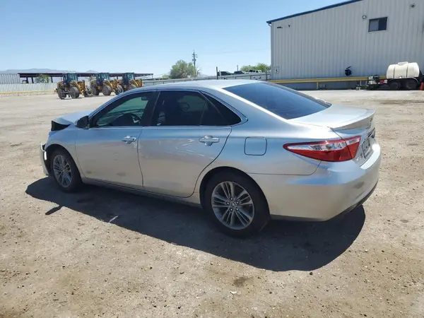 4T1BF1FK6HU351565 2017 TOYOTA CAMRY - Image 2