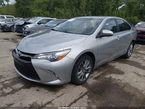 4T1BF1FK6HU352070 2017 TOYOTA CAMRY - Image 2