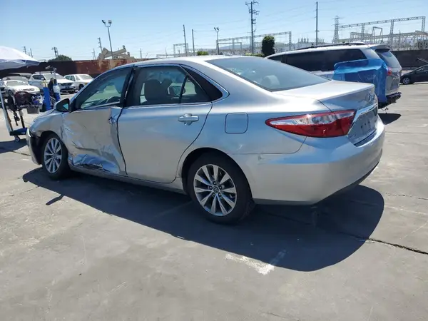 4T1BF1FK6HU352568 2017 TOYOTA CAMRY - Image 2
