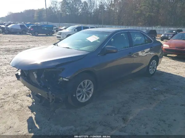4T1BF1FK6HU354966 2017 TOYOTA CAMRY - Image 2