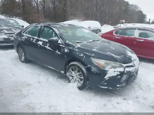 4T1BF1FK6HU355521 2017 TOYOTA CAMRY - Image 1