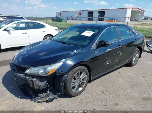 4T1BF1FK6HU355972 2017 TOYOTA CAMRY - Image 2