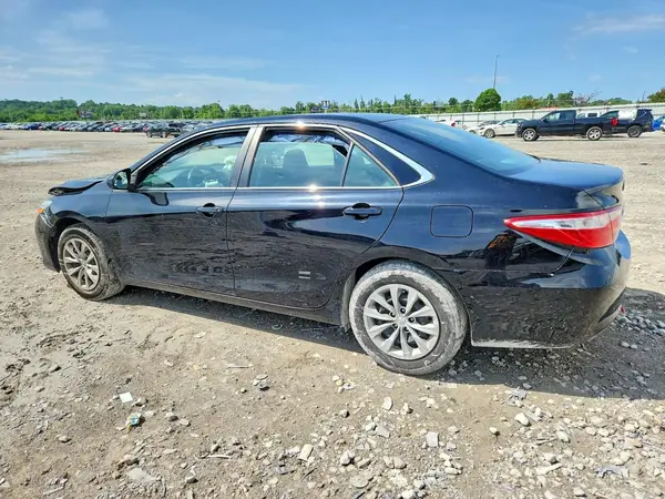 4T1BF1FK6HU358564 2017 TOYOTA CAMRY - Image 2