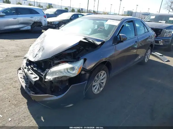 4T1BF1FK6HU361061 2017 TOYOTA CAMRY - Image 2