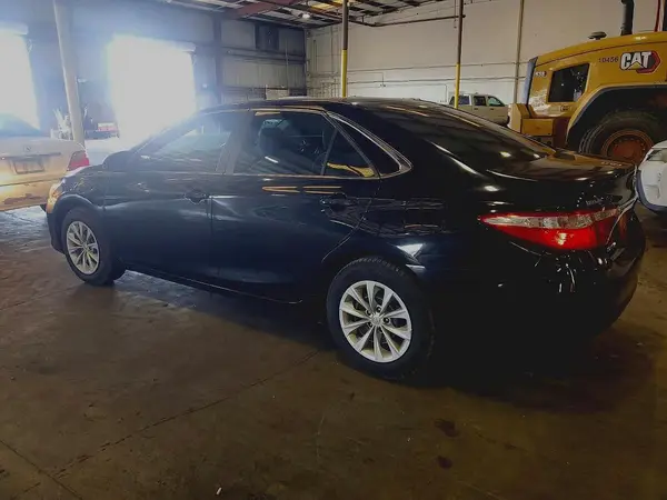 4T1BF1FK6HU362548 2017 TOYOTA CAMRY - Image 2