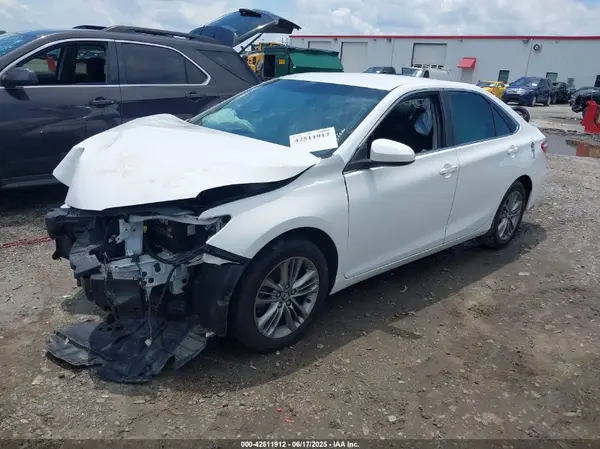4T1BF1FK6HU363277 2017 TOYOTA CAMRY - Image 2