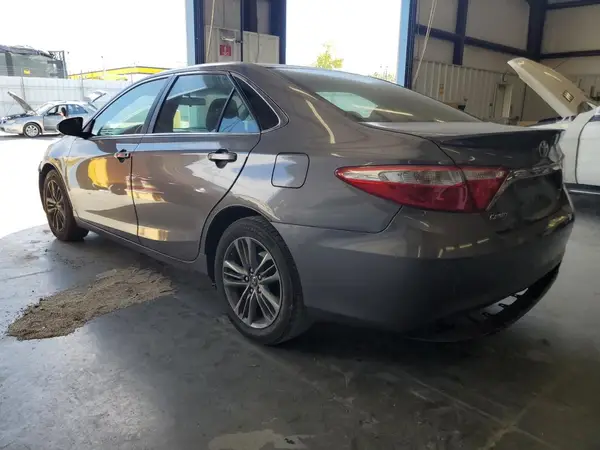 4T1BF1FK6HU369337 2017 TOYOTA CAMRY - Image 2