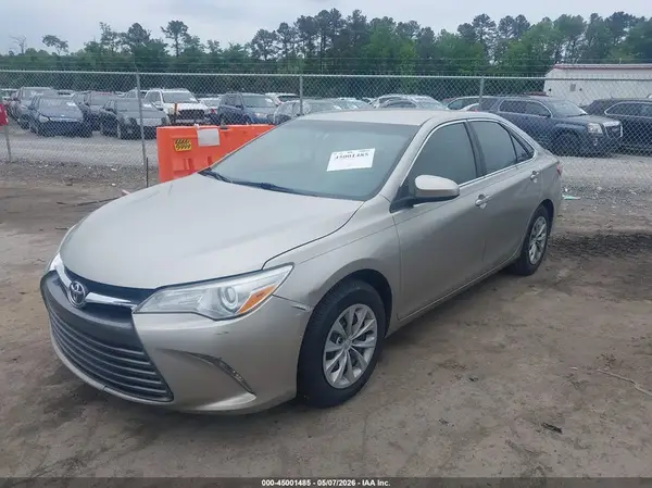 4T1BF1FK6HU369385 2017 TOYOTA CAMRY - Image 2