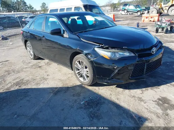 4T1BF1FK6HU371590 2017 TOYOTA CAMRY - Image 1