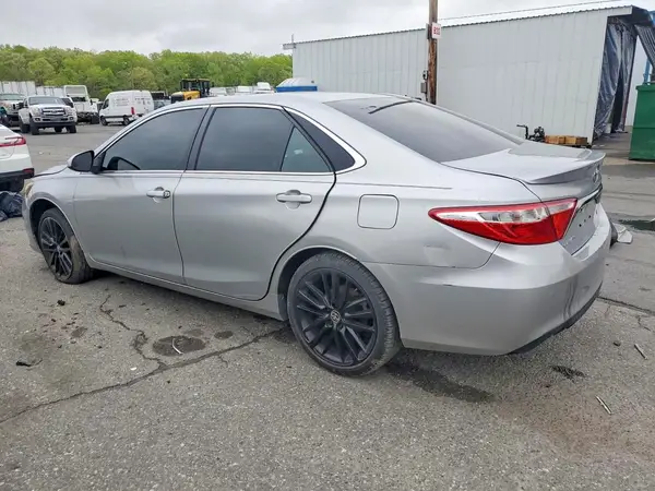4T1BF1FK6HU371699 2017 TOYOTA CAMRY - Image 2