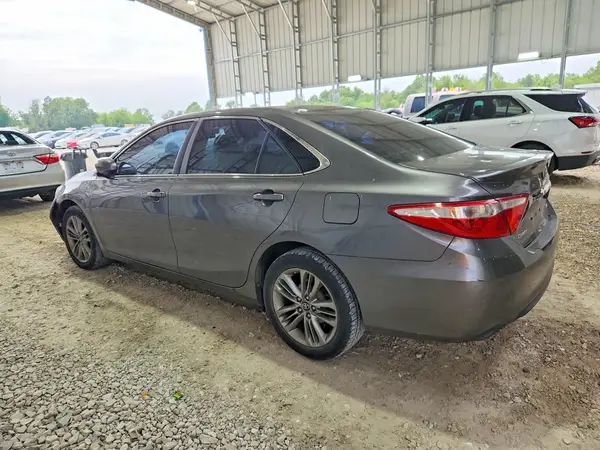 4T1BF1FK6HU375574 2017 TOYOTA CAMRY - Image 2