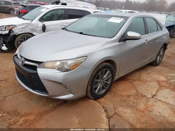4T1BF1FK6HU376045 2017 TOYOTA CAMRY - Image 2