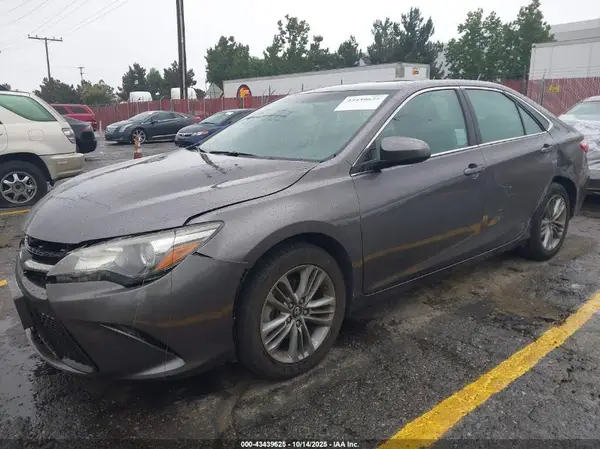 4T1BF1FK6HU377275 2017 TOYOTA CAMRY - Image 2