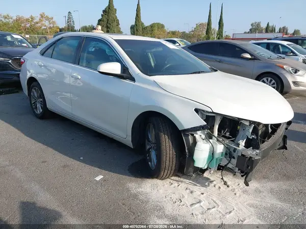 4T1BF1FK6HU379950 2017 TOYOTA CAMRY - Image 1