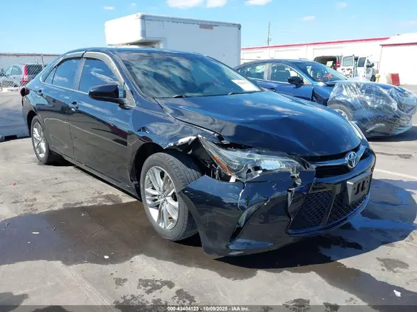4T1BF1FK6HU379981 2017 TOYOTA CAMRY - Image 1