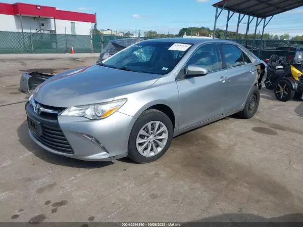 4T1BF1FK6HU380080 2017 TOYOTA CAMRY - Image 2