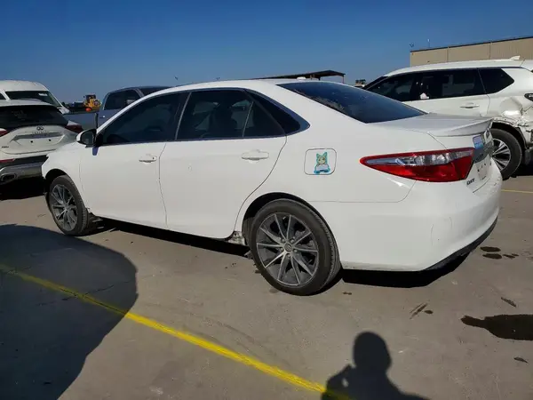 4T1BF1FK6HU380368 2017 TOYOTA CAMRY - Image 2