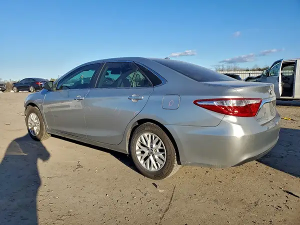 4T1BF1FK6HU380533 2017 TOYOTA CAMRY - Image 2