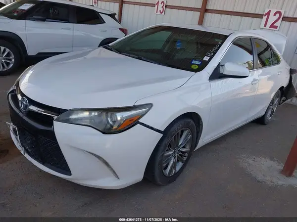 4T1BF1FK6HU381245 2017 TOYOTA CAMRY - Image 2