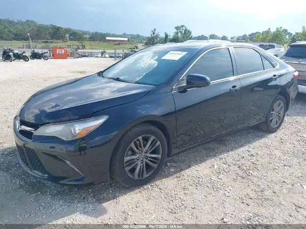 4T1BF1FK6HU382010 2017 TOYOTA CAMRY - Image 2