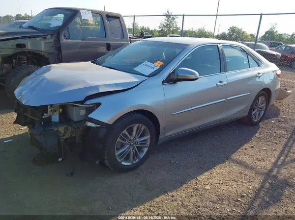 4T1BF1FK6HU382489 2017 TOYOTA CAMRY - Image 2